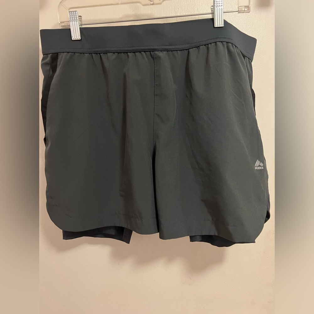 L men’s performance shorts
